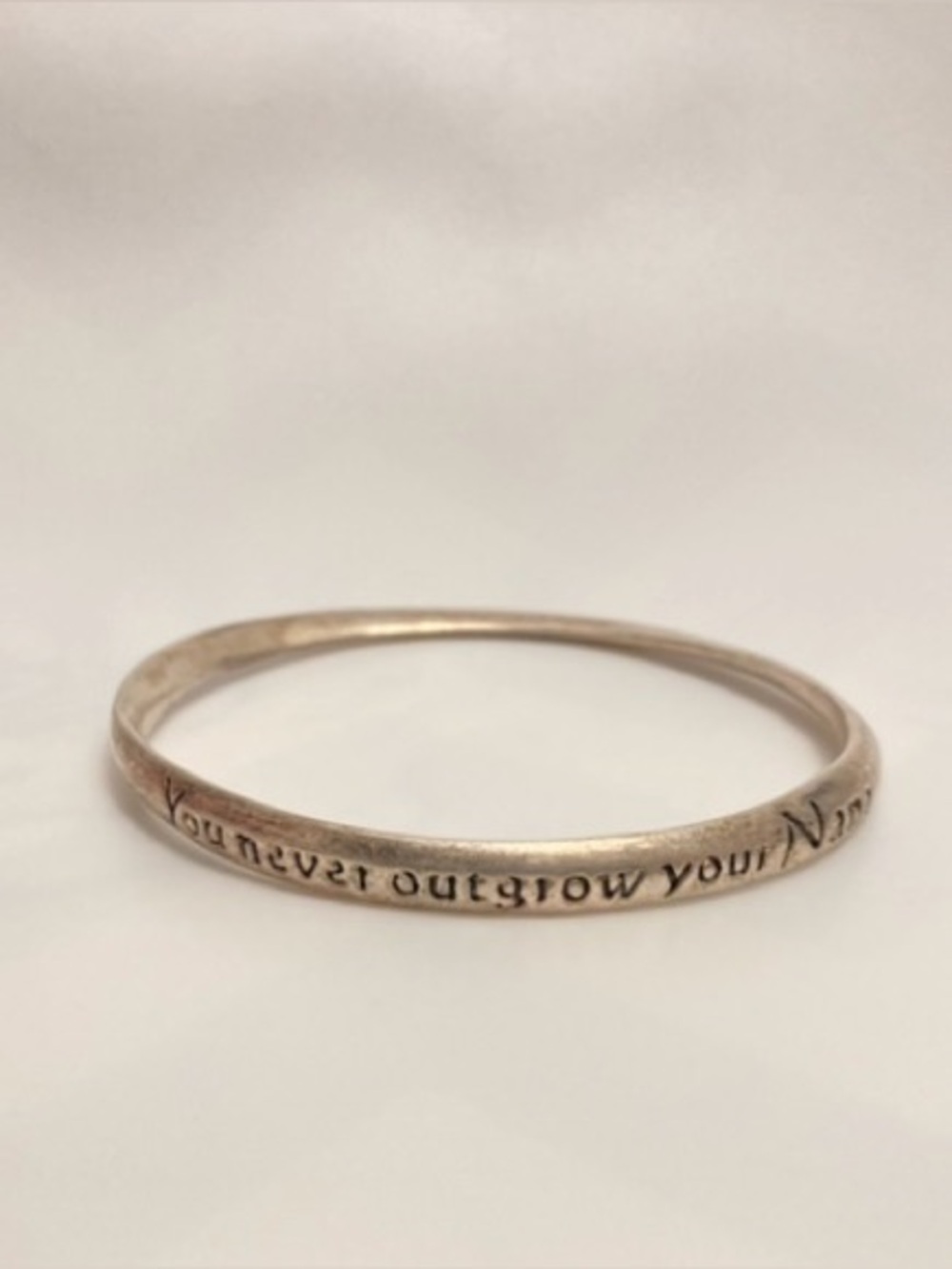 SWEET vintage silver tone You Never Outgrow Your Nana grandchild bangle bracelet